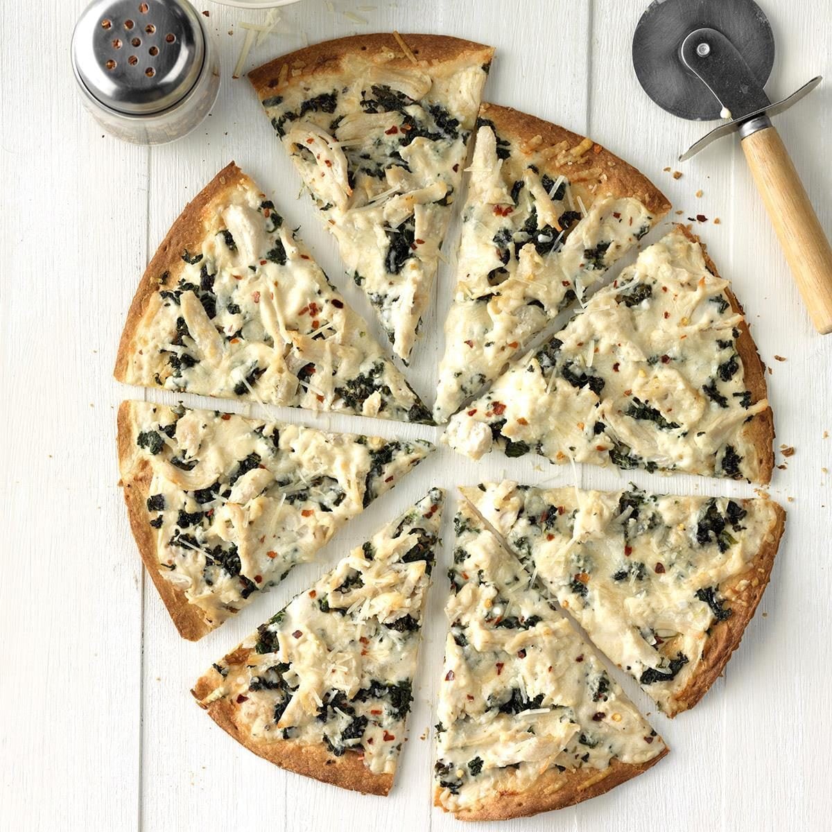 Transform Leftover Turkey: Nutritious Alfredo Pizza Recipe